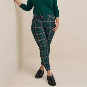Torrid Studio Pocket Pixie Green Plaid Leggings